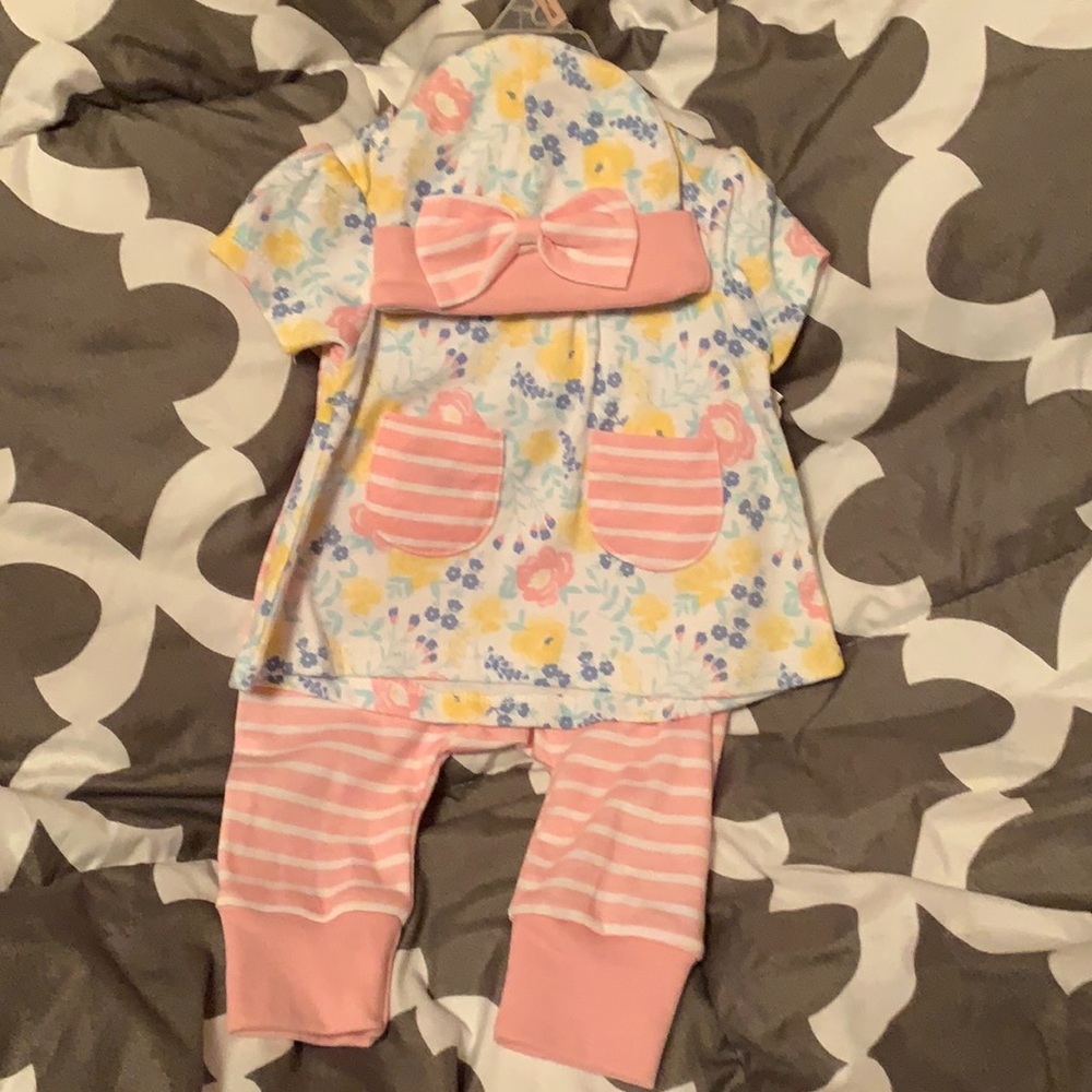 3 piece baby girls outfit. Hat, pants and shirt. NWT